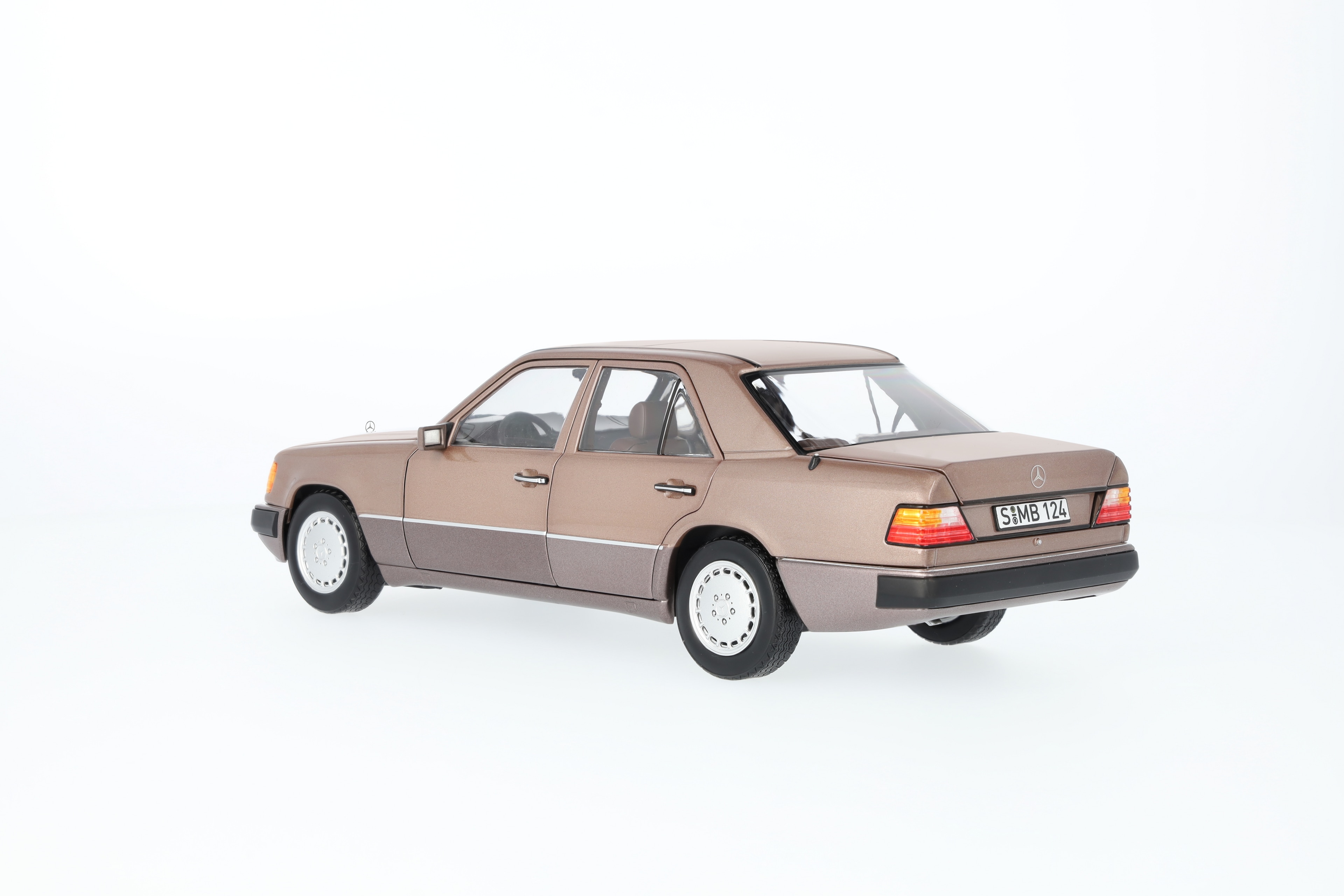 230 E, W 124 (1989-1993), Saloon - rosewood, Norev, 1:18