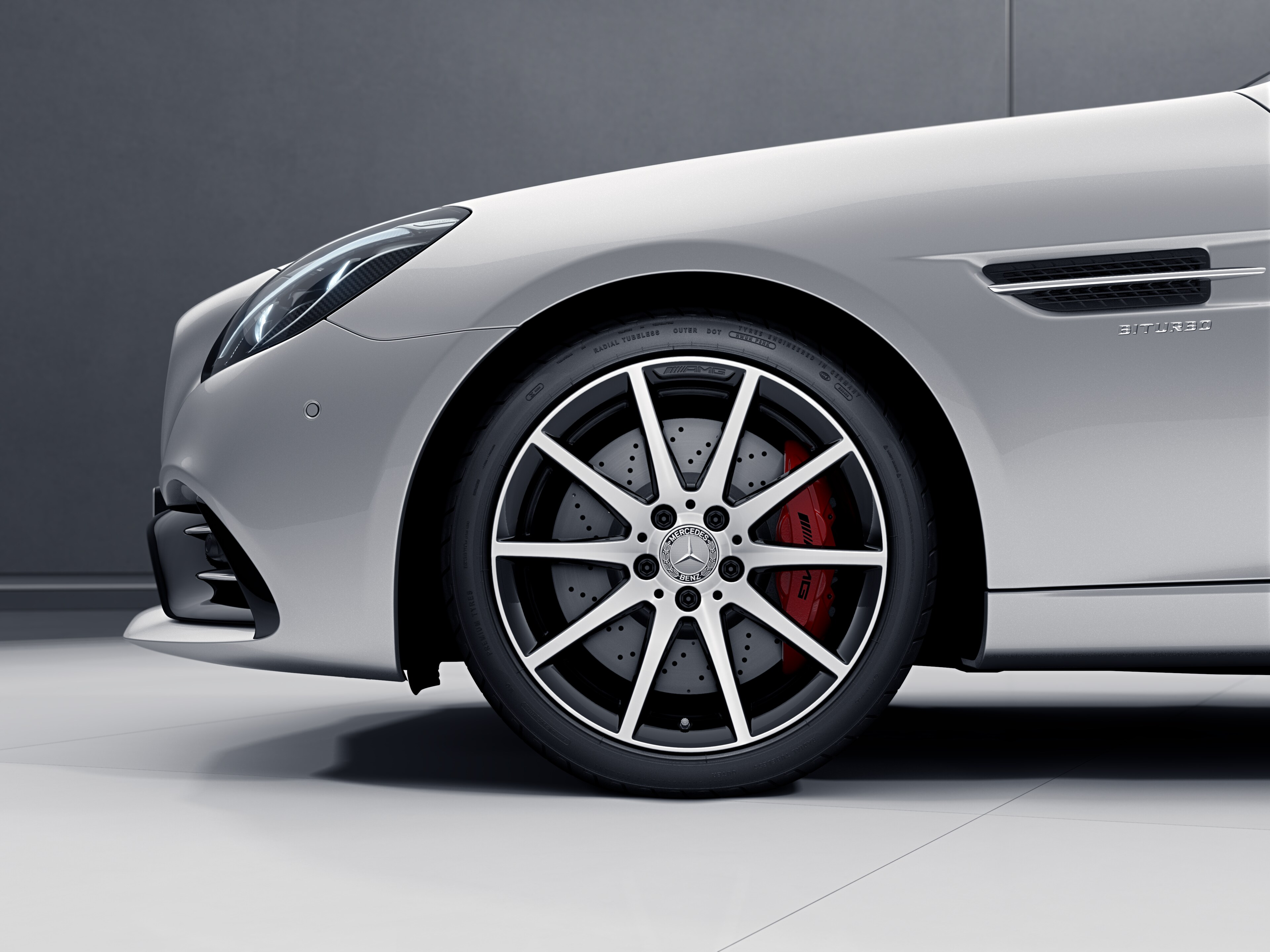 AMG 10-spoke wheel, 45.7 cm (18-inch) - 9 J x 18 ET 42, black, high-sheen