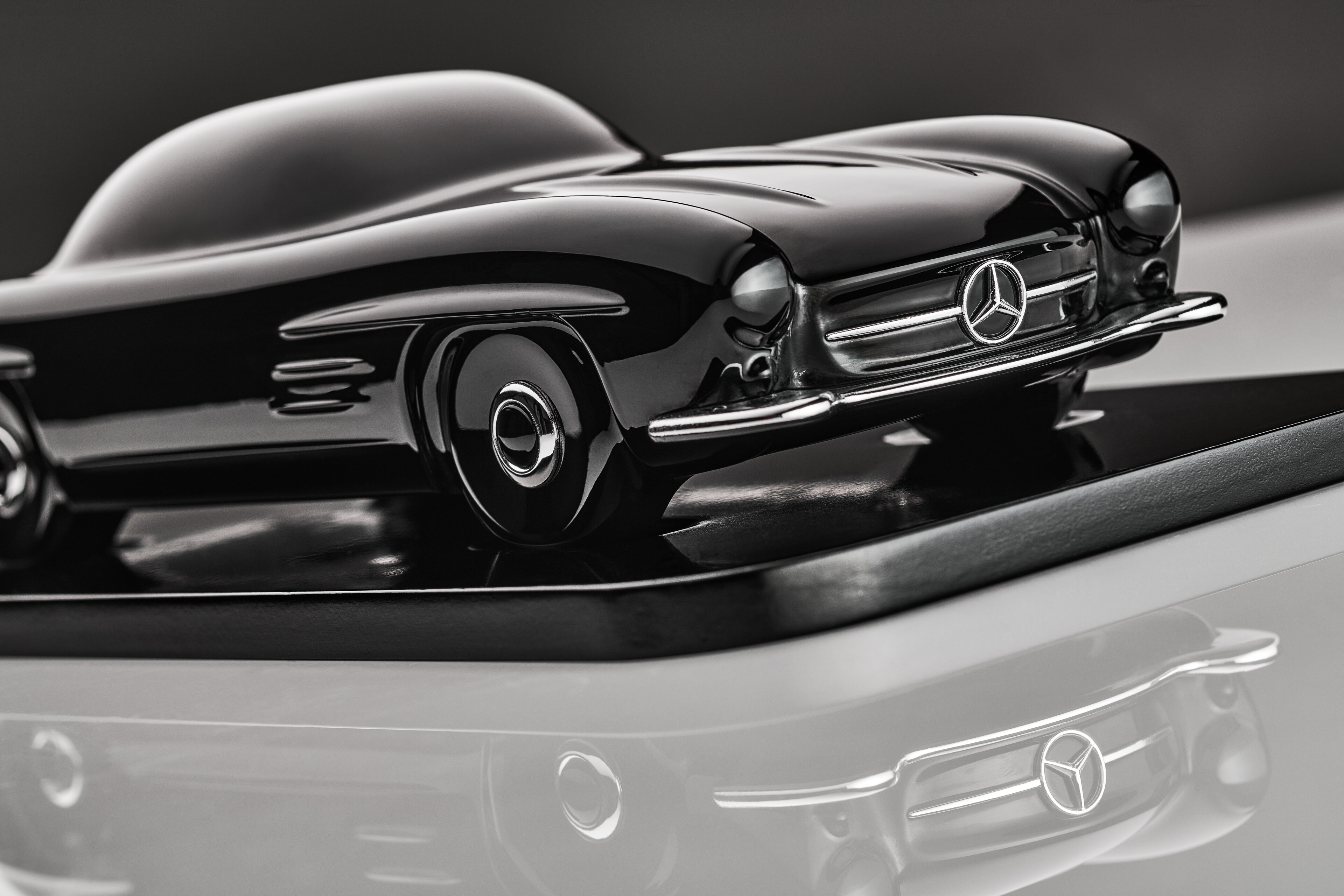 300 SL Coupe W 198 II sculpture (1957-1963) - black, Minichamps, 1:18