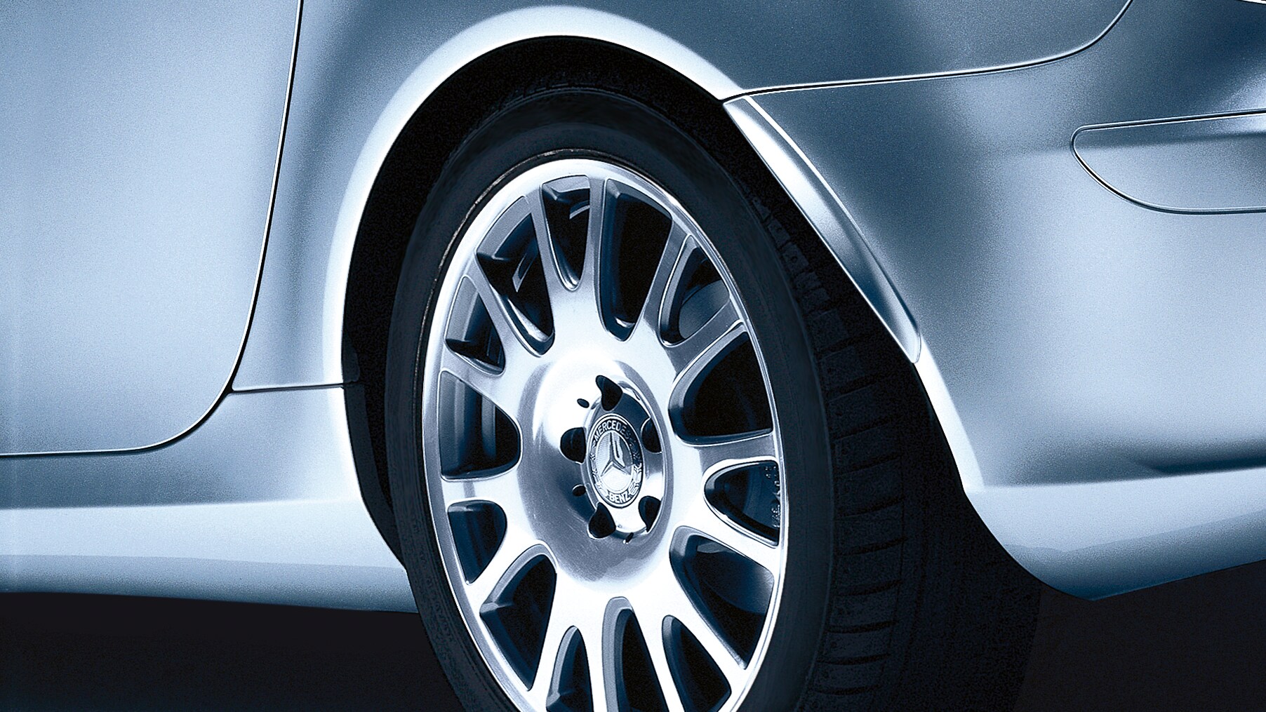 Cover for wide tyres - primed