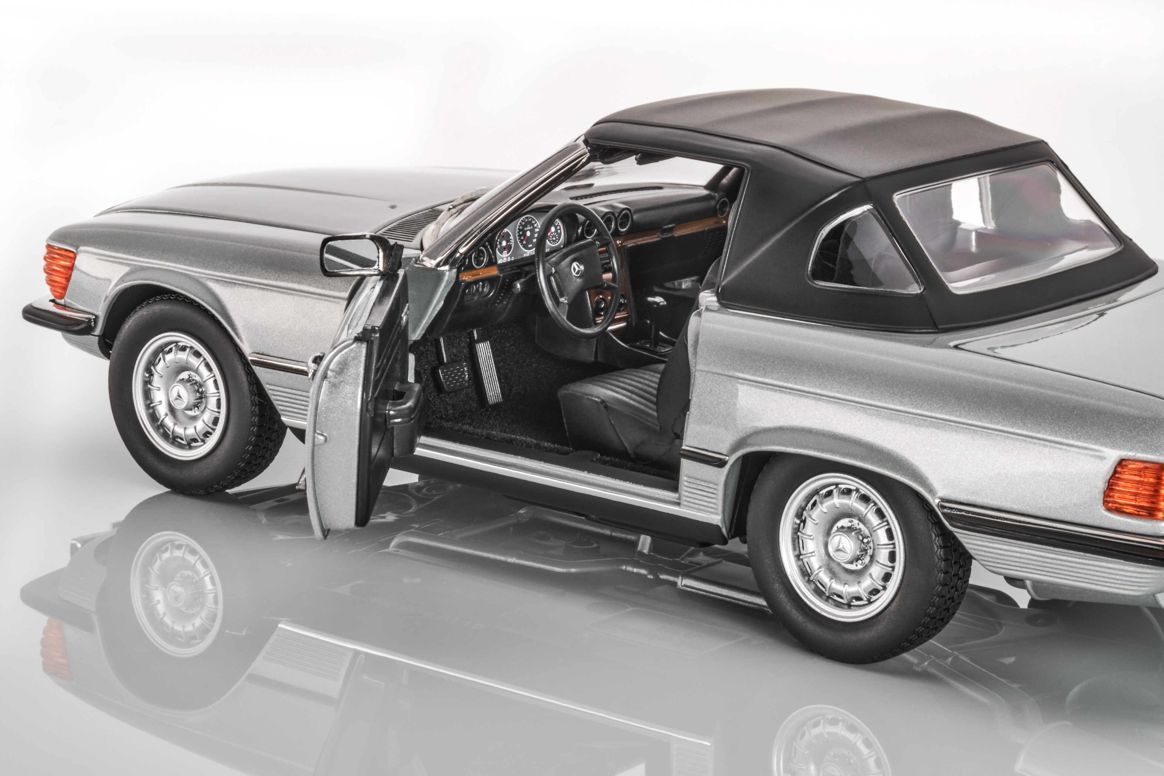 450 SL R107 (1985-1989) - Norev, 1:18