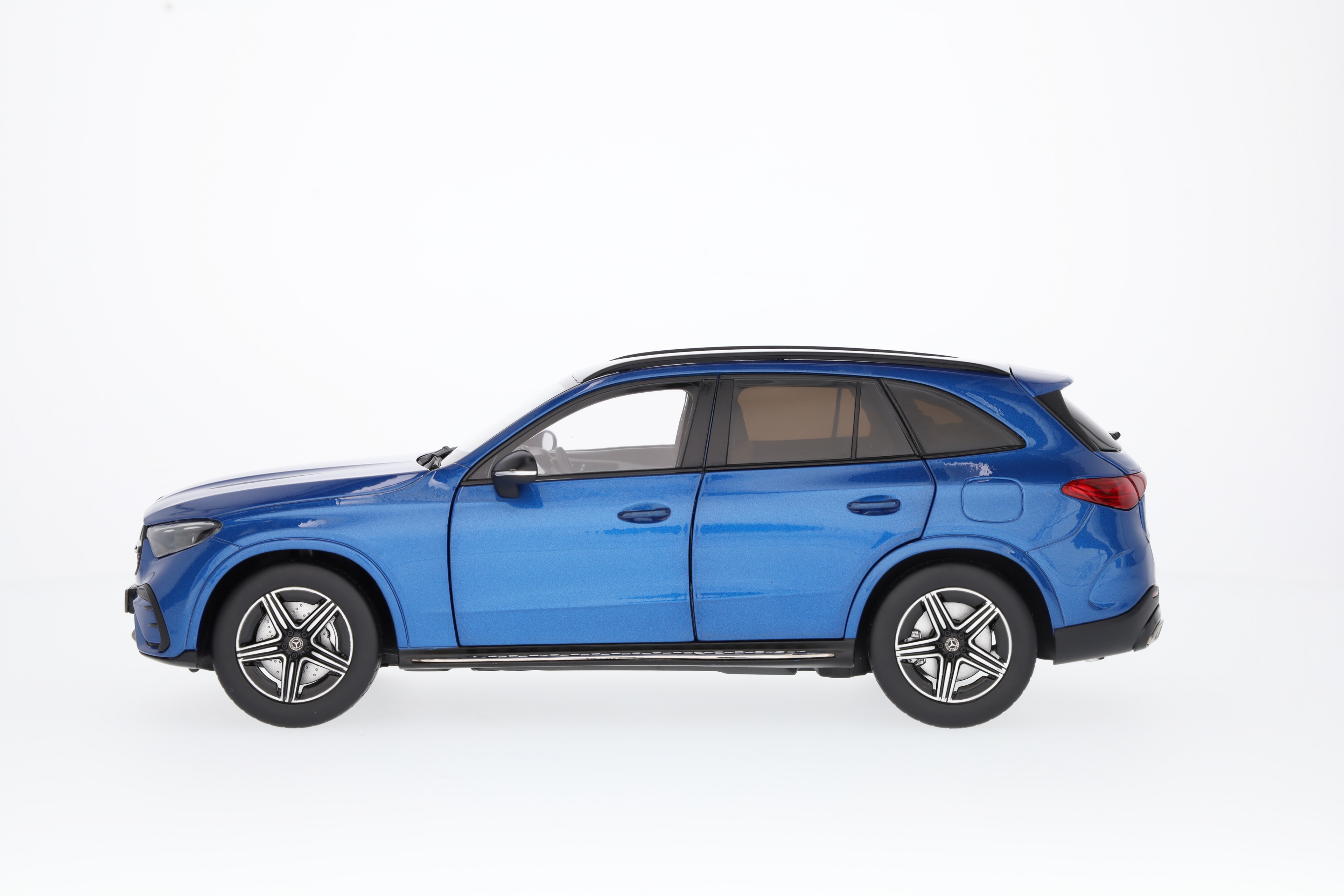 GLC, AMG Line, X254 - spectral blue, iScale, 1:18
