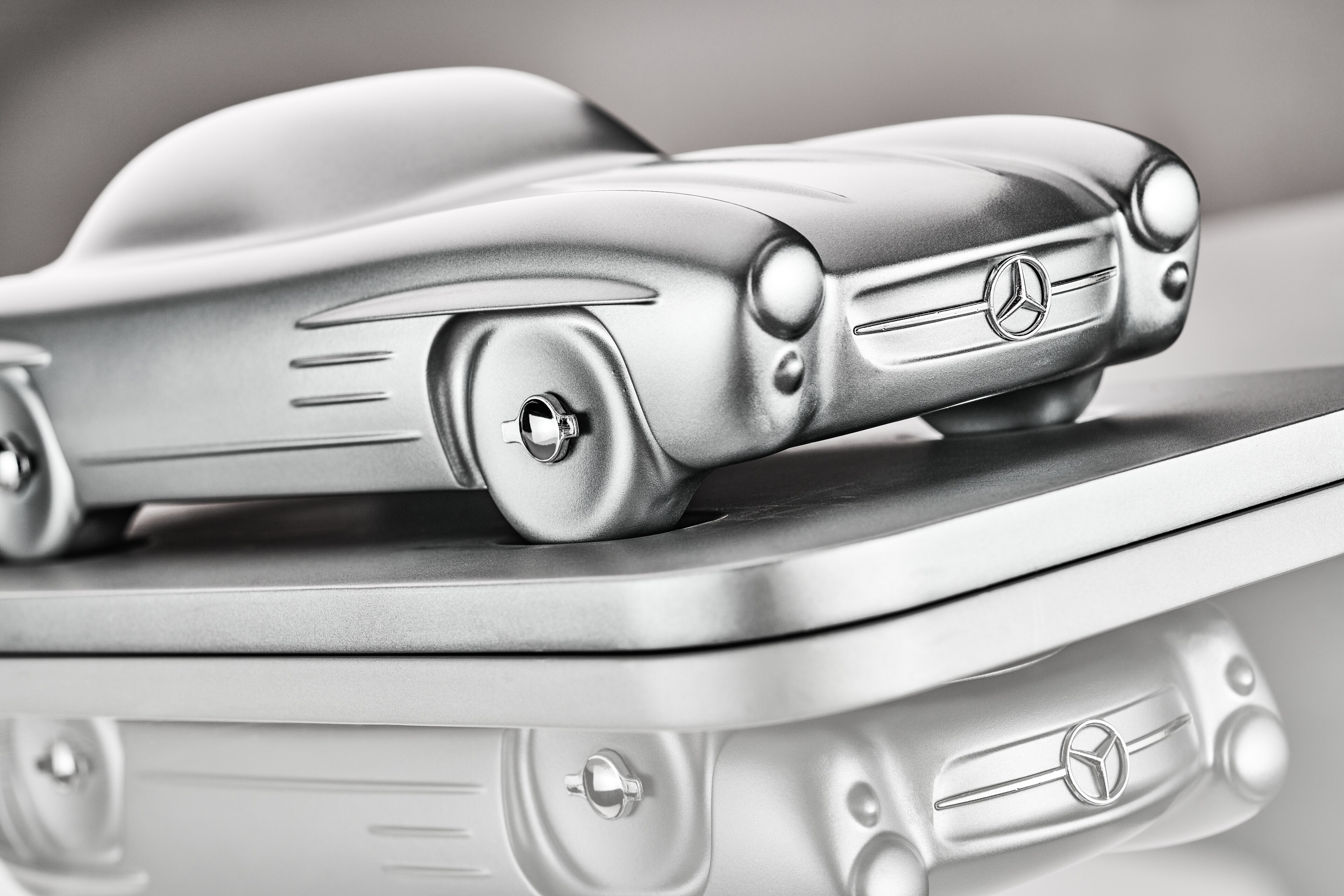 300 SL Coupe W 198 II sculpture (1957-1963) - silver-coloured, Minichamps, 1:18