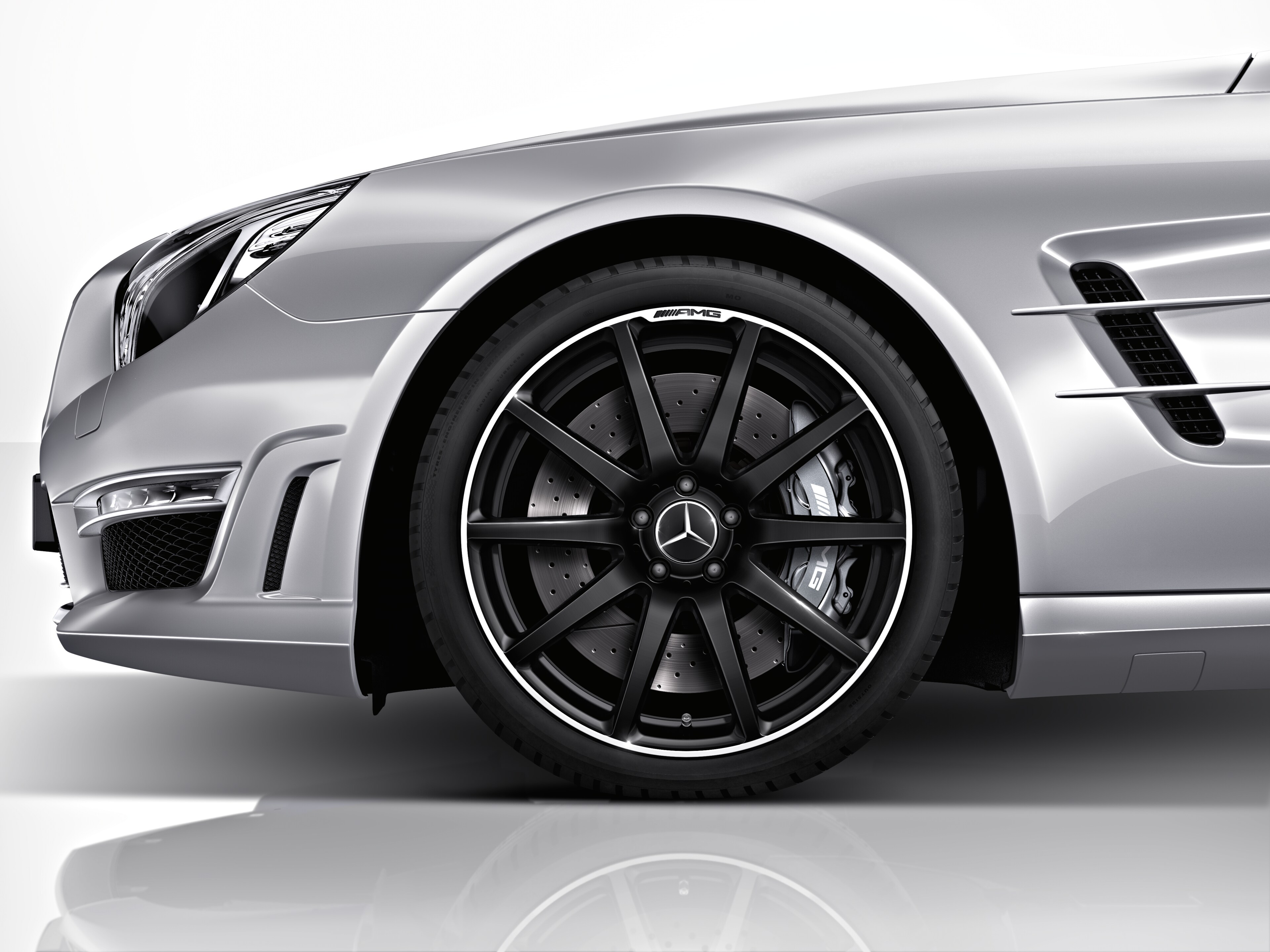 AMG 10-spoke design forged wheel, 48.3 cm (19-inch), High-sheen rim flange - 9 J x 19 ET 27, matt black