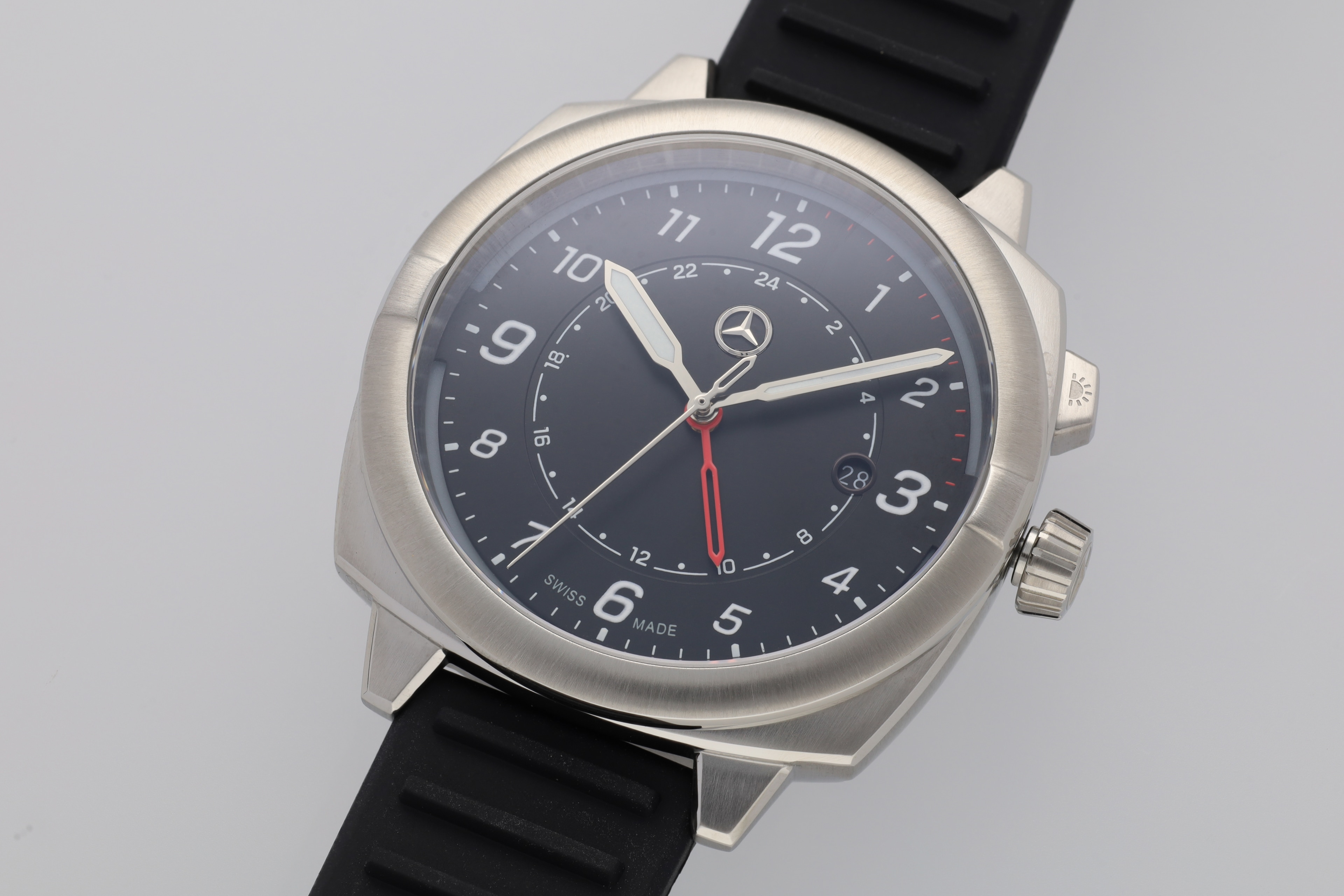 Armbanduhr Herren, Mercedes-Benz, G-Klasse - schwarz / silberfarben / rot, Edelstahl / Silikon