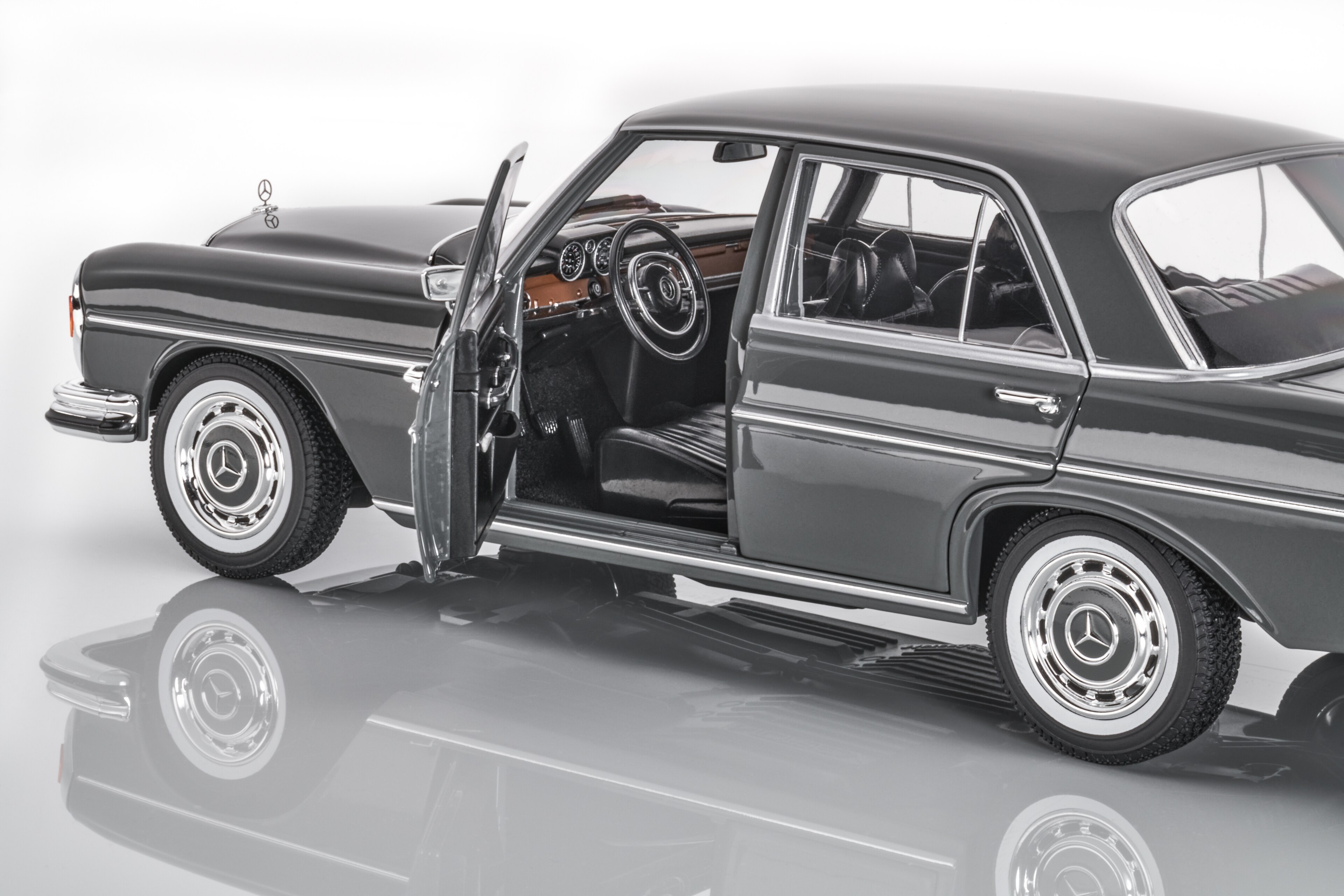 280 SE W 108 (1968–1972) - Norev, 1:18